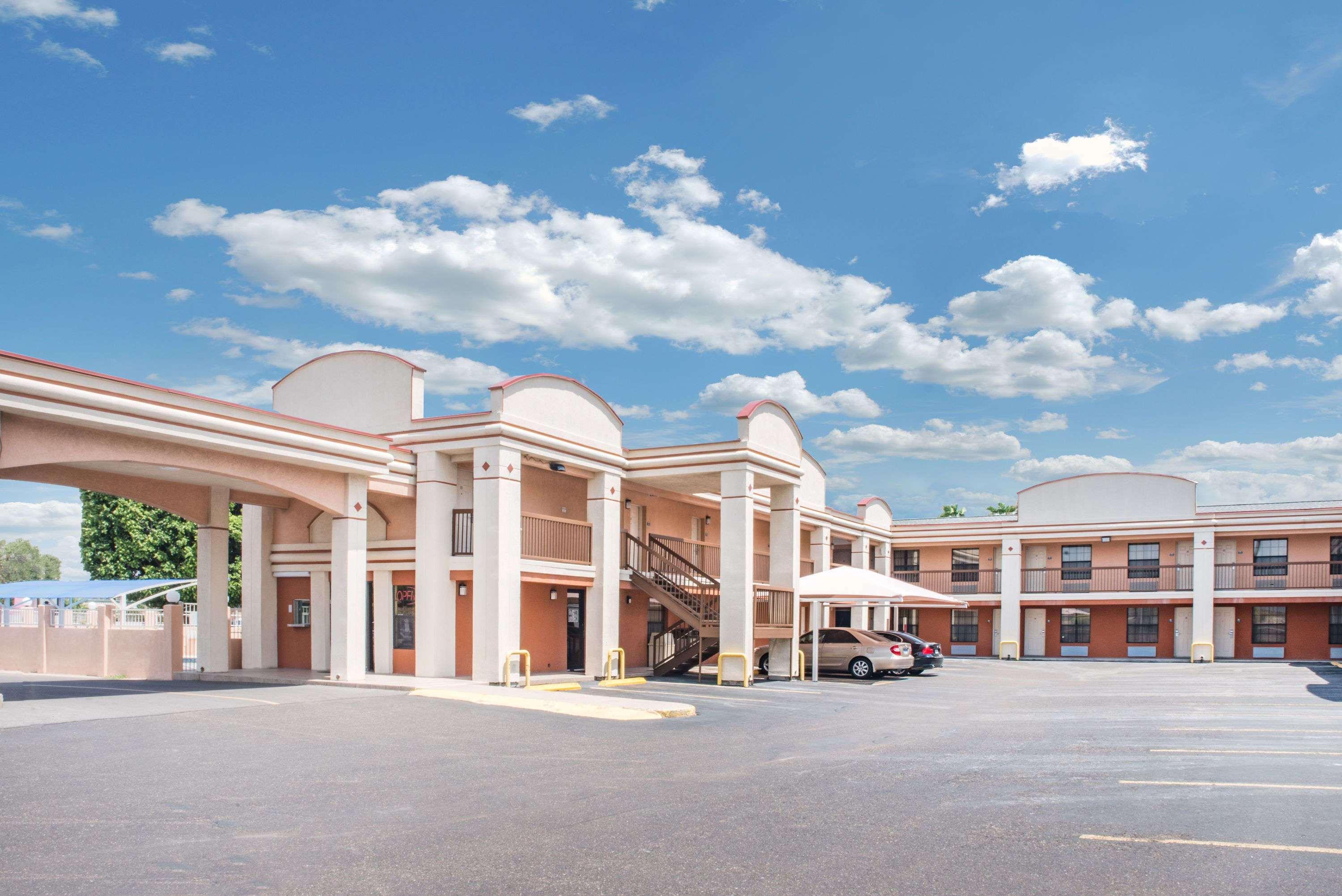 Days Inn By Wyndham Mcallen Eksteriør bilde