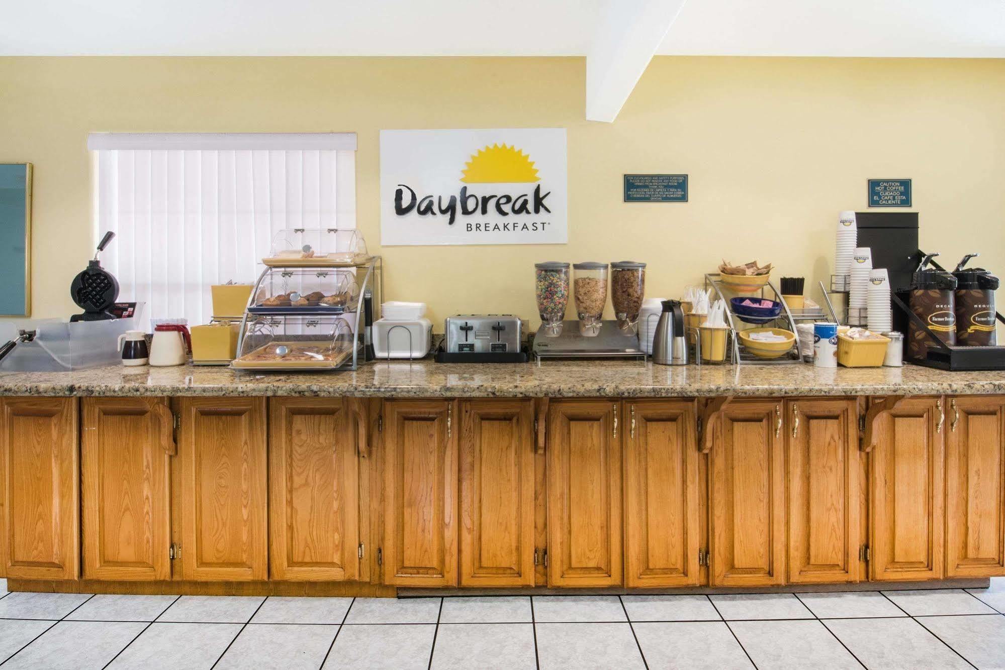 Days Inn By Wyndham Mcallen Eksteriør bilde